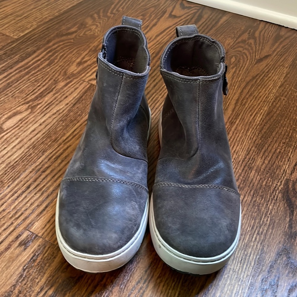LL Bean Distressed Grey Leather